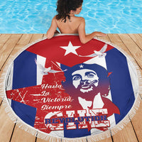 Round beach blanket, 150 cm, blue and red Che Guevara flag graphic bordered by white fringe