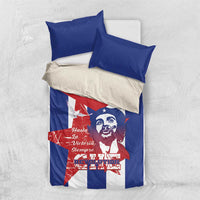 Cuba flag bedding set on bed with Che portrait, blue and red pillows and duvet