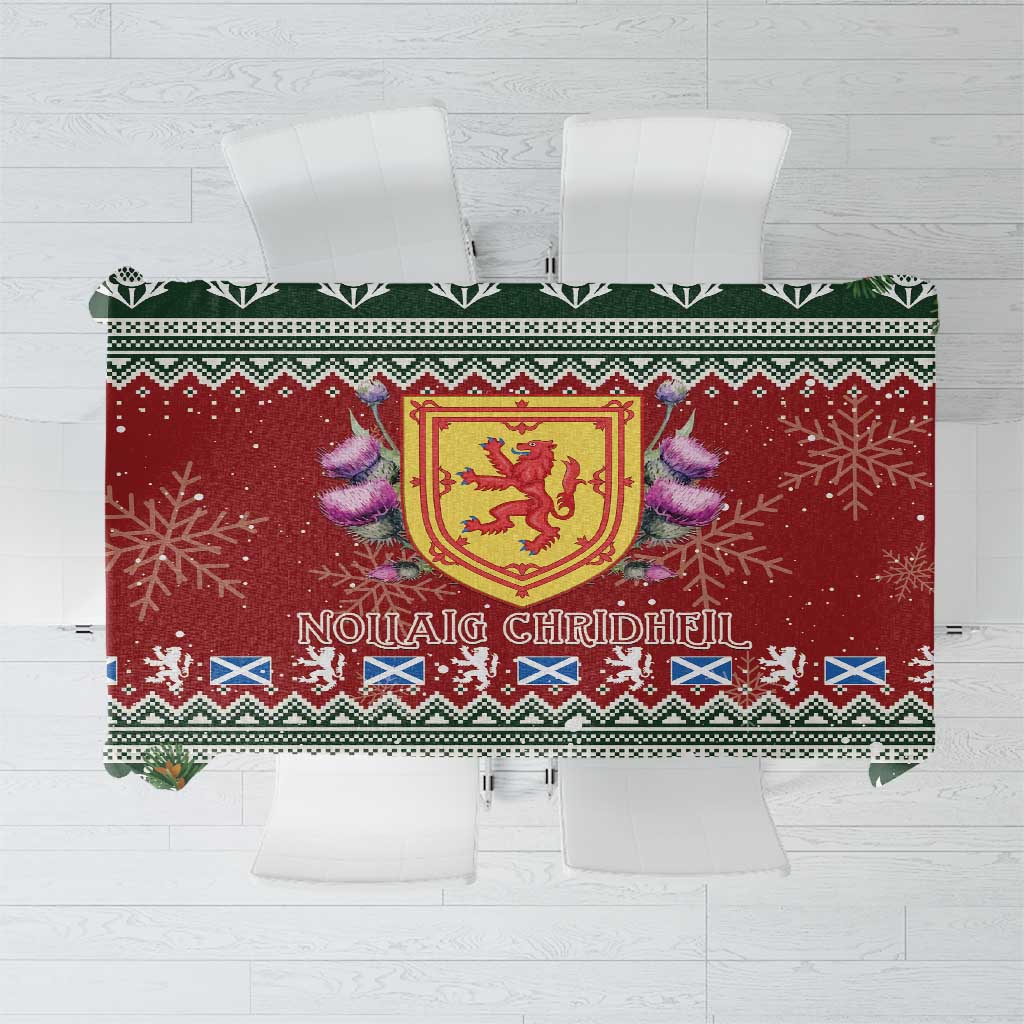 Scotland Christmas tablecloth, red/green tartan border with central royal arms lion crest