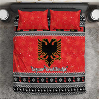 Red Christmas bedding set with two pillowcases, eagle emblem and festive border