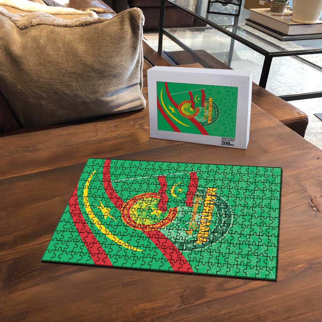 Green Mauritania jigsaw puzzle with coat of arms and map, box nearby