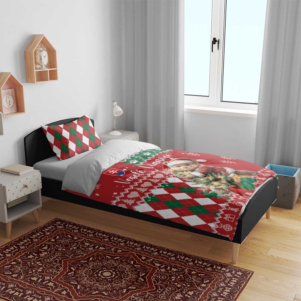 Red Christmas duvet cover with teddy bear, green/red argyle corner, festive snowflake print
