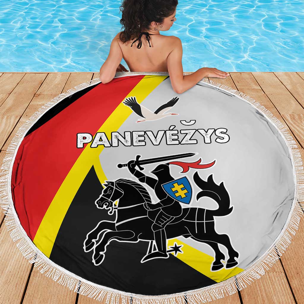Round beach blanket with fringed edge, white with red/yellow/black knight-and-horse design