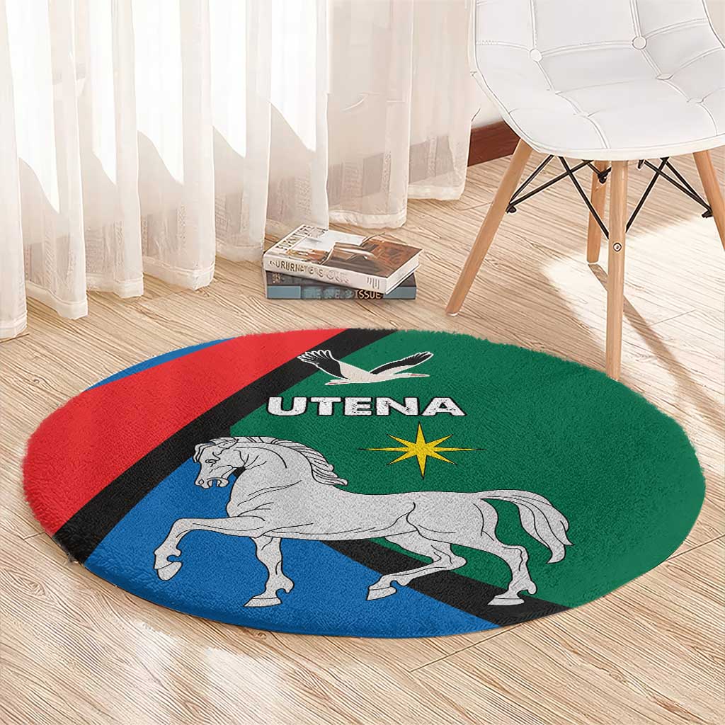 Round horse logo rug with UTENA lettering, green center and multicolor border