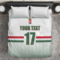 White ice hockey bedding set with two pillows, “YOUR TEXT” and Hungarian “17” graphic