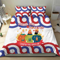 Bedding set with red and blue circle pattern and Three Kings graphic