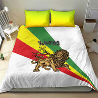 Ethiopian bedding set: white duvet with lion emblem and diagonal green-yellow-red stripes