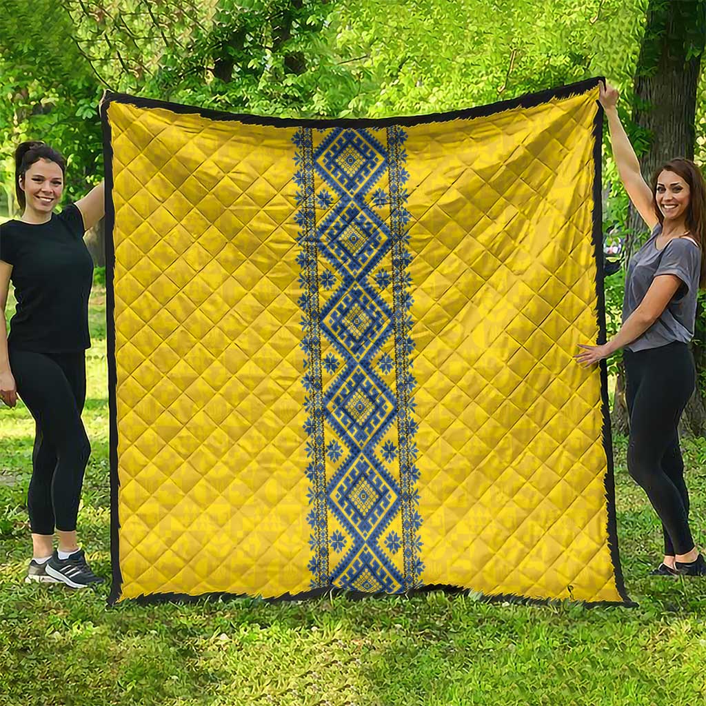 Blue Ukraine Folk Patterns Quilt Simple Style