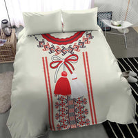 Light beige bedding set with close-up Romanian folk girl motif and red vertical border