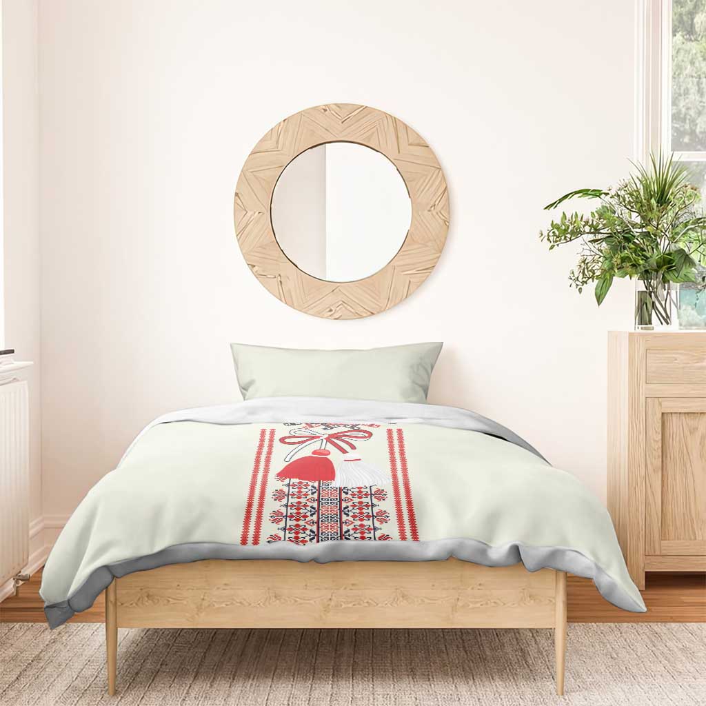 Light beige duvet bedding set with red Romanian folk figure panel and striped trim
