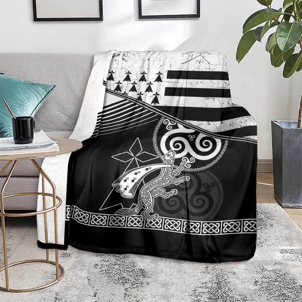 Brittany Ermine Celtic Blanket Black Celtic Triskels - Wonder Print Shop