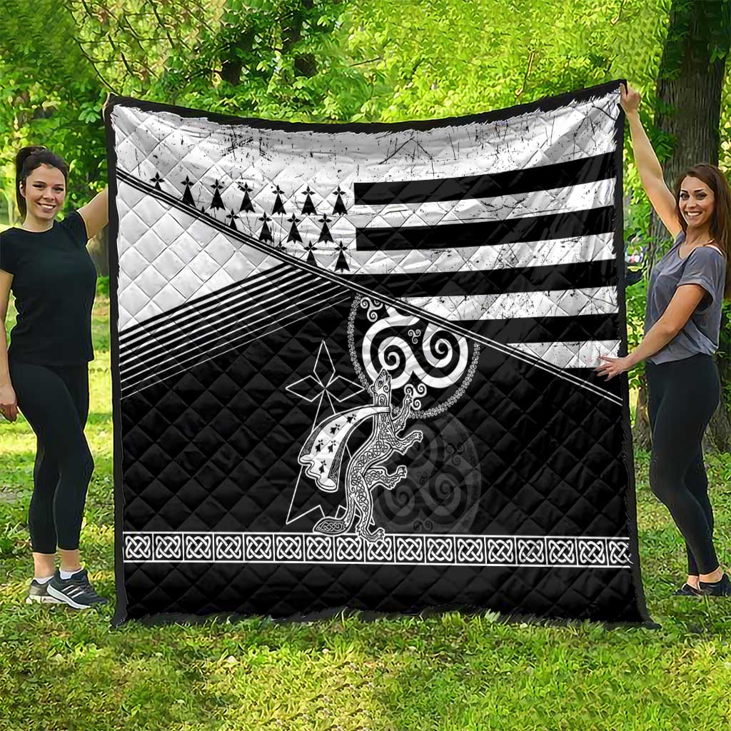 Brittany Ermine Celtic Quilt Black Celtic Triskels - Wonder Print Shop