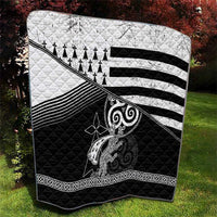 Brittany Ermine Celtic Quilt Black Celtic Triskels - Wonder Print Shop