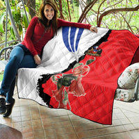 Chile flag quilt on patio sofa, white/blue and red halves with black border and flower