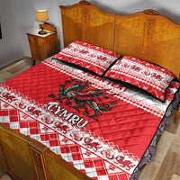 Red quilt bed set with green dragon and CYMRU text, white checker and snowflake trim