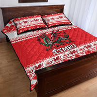 Red quilt bed set with green dragon and CYMRU logo, white tartan snowflake border