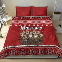 Red bedding set with two pillow shams, Jolasveinar gnome group center, Nordic pattern trim