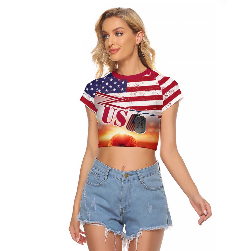 USA Veterans Day Raglan Cropped T Shirt Poppy Flowers With Flag Grunge