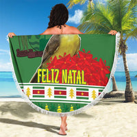 Green round blanket with white fringe, red-hat bird and “FELIZ NATAL” festive border