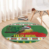 Green round rug with 'FELIZ NATAL' and parrot over red flower design