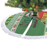 Green round tree skirt with white fringe, colorful jungle-style Feliz Natal artwork