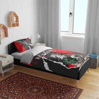 Russia bedding set duvet with red/black/white graphic panel and grunge-pattern pillowcases