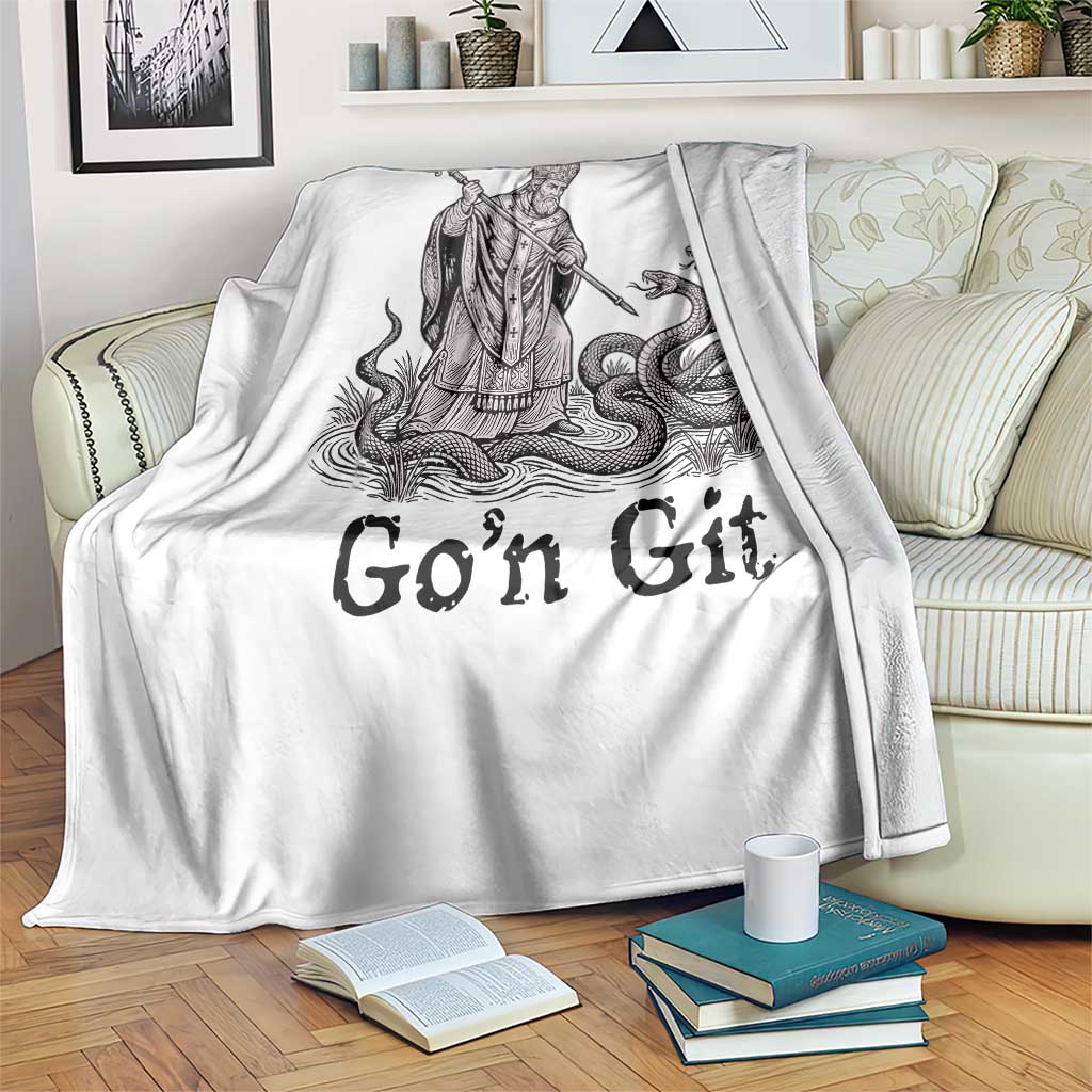 Go'n Git Funny Saint Patrick Banishing Snakes Throw Blanket Irish History Humor St Patricks Day