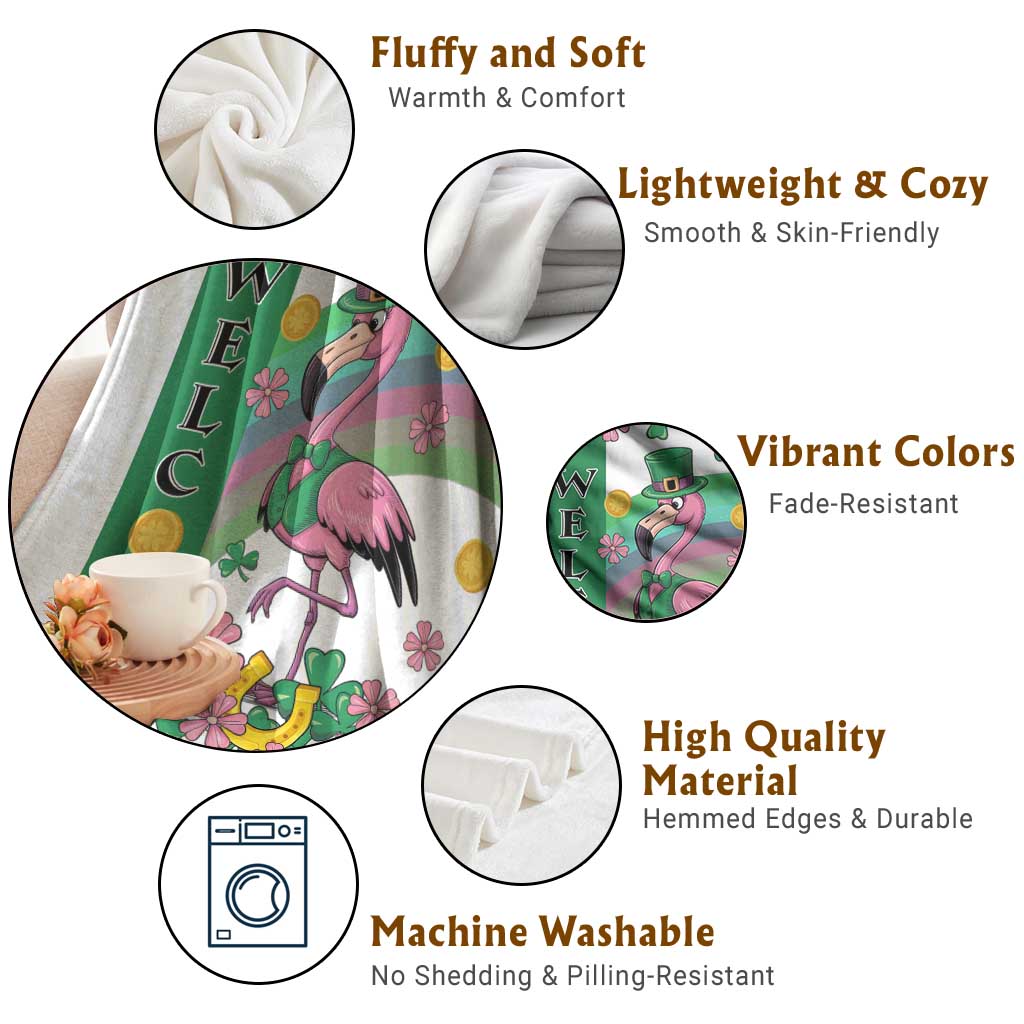 Throw blanket feature graphic: fluffy soft, lightweight cozy, vibrant fade-resistant material