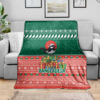 Bangladesh Christmas Blanket with Black-Capped Bird Gift Stack and Green Red Snowflake Pattern - Wonder Print Shop