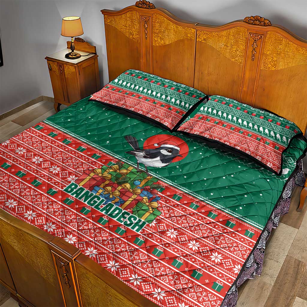 Bangladesh Christmas Quilt Bed Set with Black-Capped Bird Gift Stack and Green Red Snowflake Pattern - Wonder Print Shop