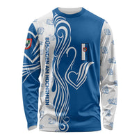 Unisex long-sleeve shirt in blue and white with swan line and heart design