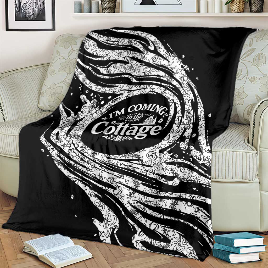 I'm Coming to the Cottage Blanket with Hand-Drawn Floral Pattern