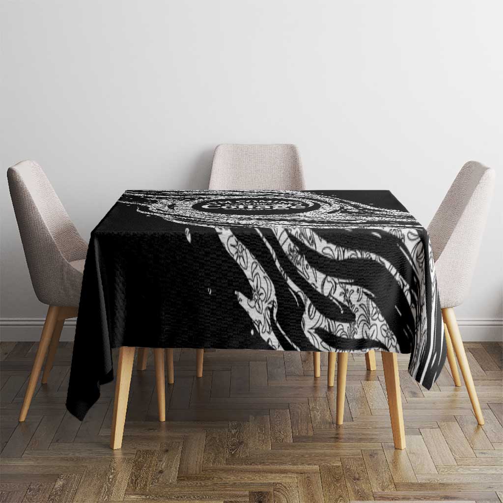 I'm Coming to the Cottage Tablecloth with Hand-Drawn Floral Pattern