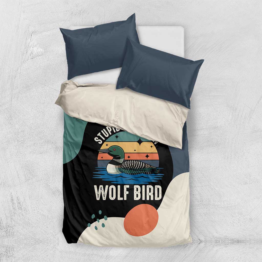 Stupid Canadian Wolf Bird Bedding Set with Retro Sunset Stripe Pattern