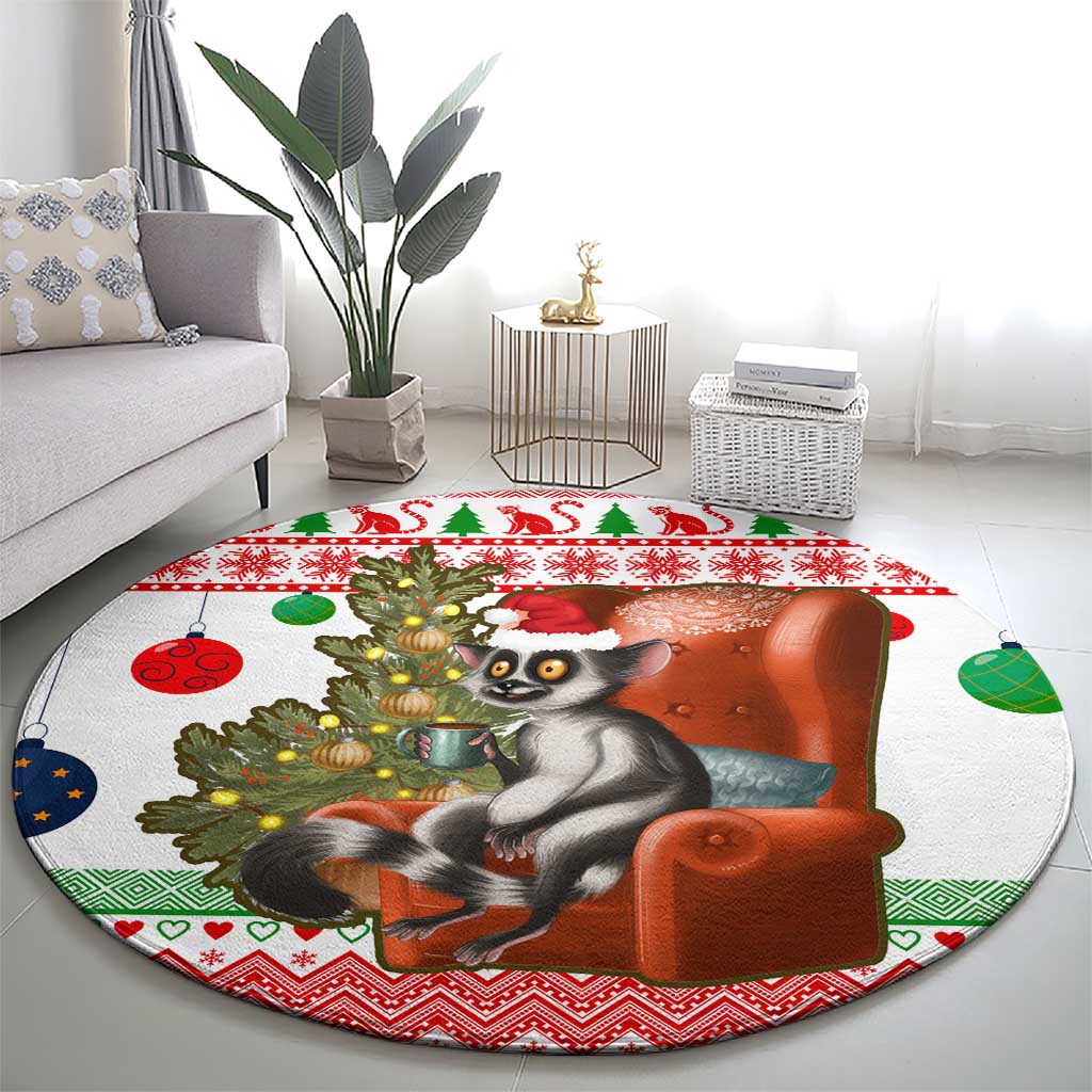 Madagascar Christmas Round Carpet with Lemur Santa Hat Holiday Tree and Festive Pattern - Wonder Print Shop