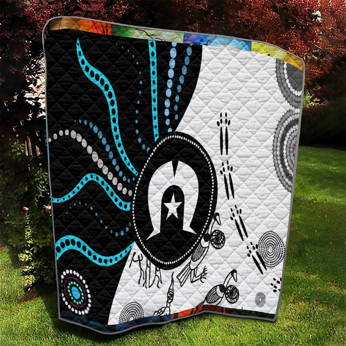 Aboriginal Pattern Torest Strait Island quilt TS04 with black and white circular star motif