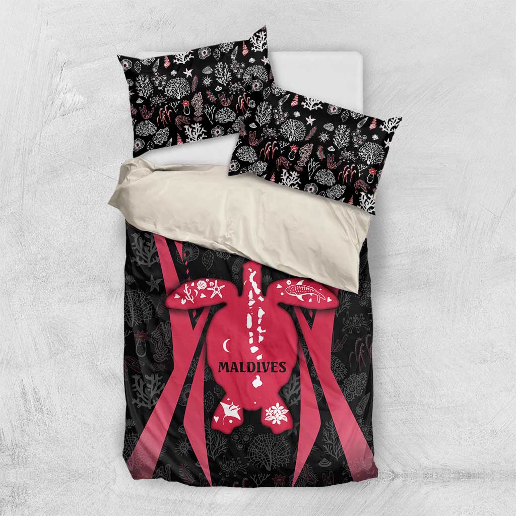 Black and red duvet cover set with coral reef turtle print and two matching pillowcases