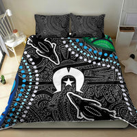Crocodile pattern bedding set with black, gray, and blue dots; two matching patterned pillows