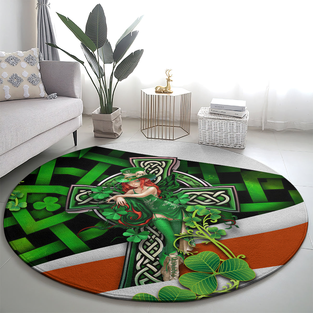 Round carpet with green Irish cross medallion, Celtic knot border and shamrock motifs