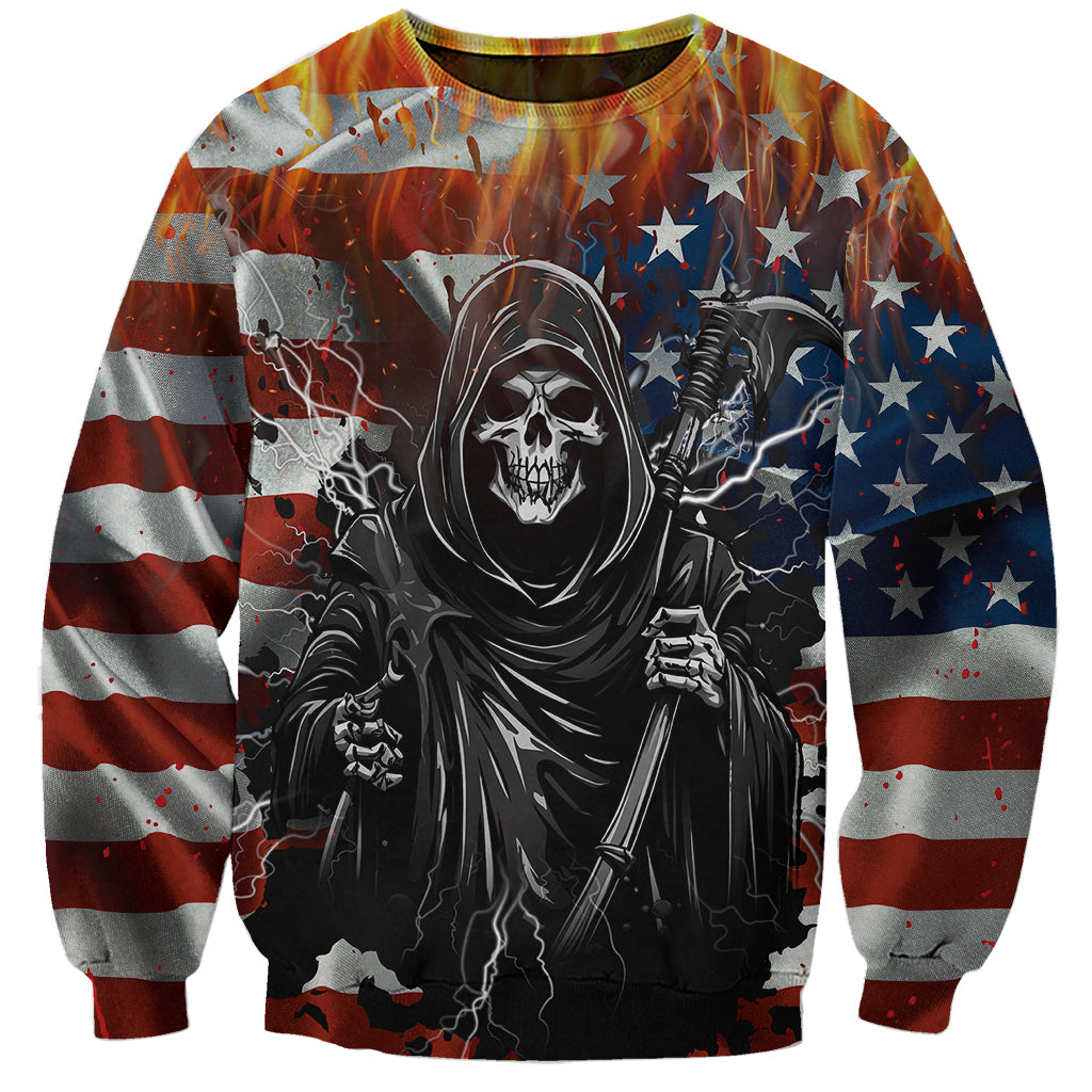 Unisex graphic sweatshirt with hooded skull and stars-and-stripes pattern sleeves