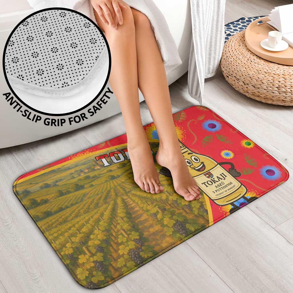 Multicolor anti-slip bath mat with Tokaj wine bottle mascot and vineyard print