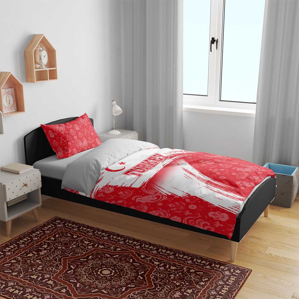 Turkey National Flag and Pattern Design Bedding Set with Red Brush Stroke Effect