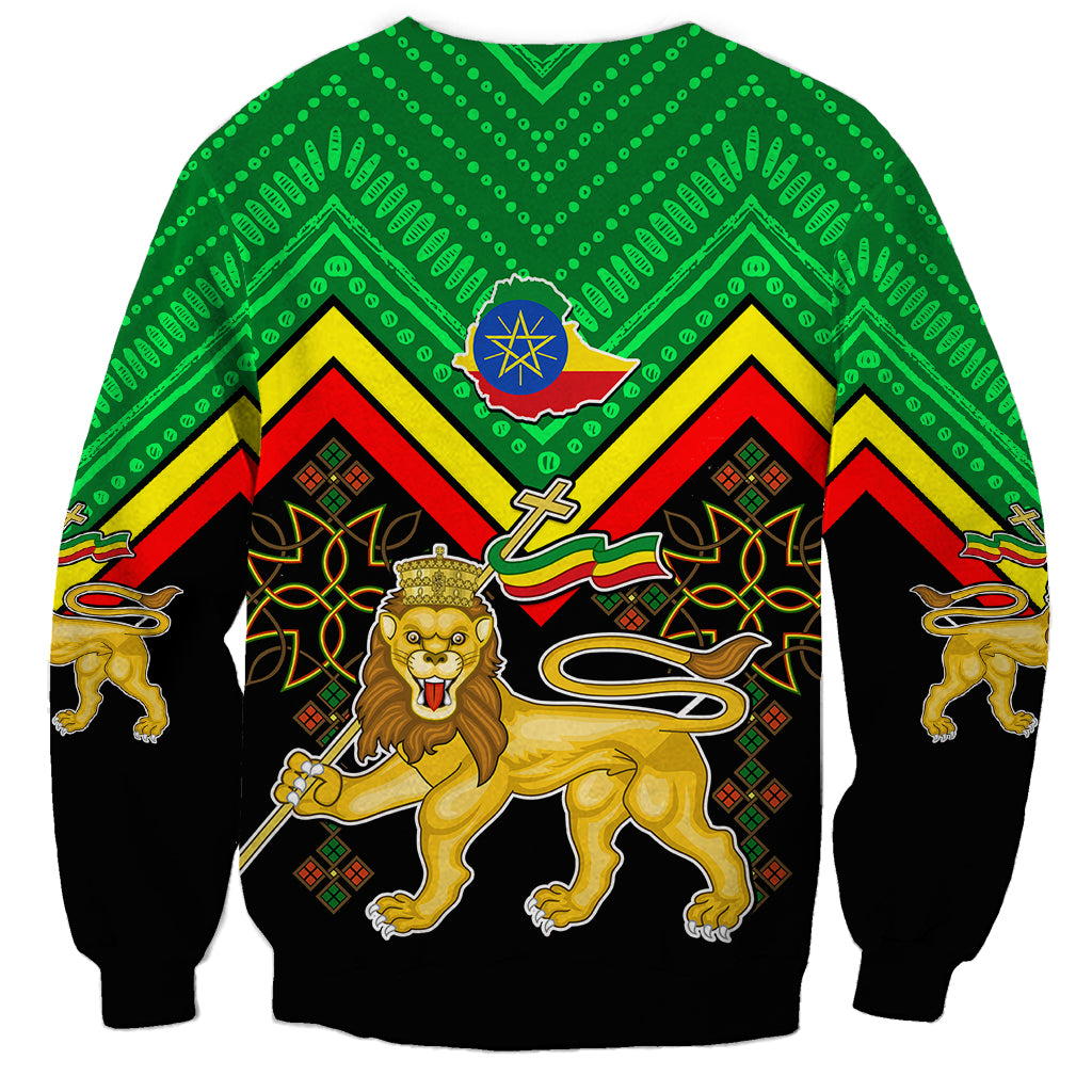 Unisex sweatshirt coat with green upper and black sleeves, lion crest and star emblem