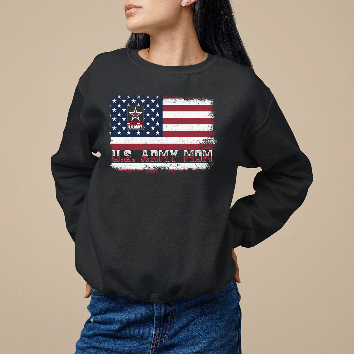 Women's black sweatshirt with U.S. flag badge and U.S. ARMY MOM print