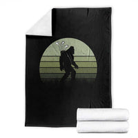 Bigfoot Golfer Throw Blanket Funny Sasquatch Golfing Golf Balls - Wonder Print Shop
