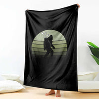 Bigfoot Golfer Throw Blanket Funny Sasquatch Golfing Golf Balls - Wonder Print Shop
