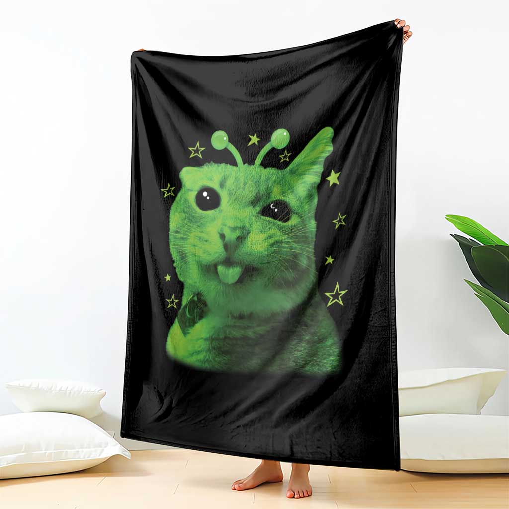 Funny Alien Cat Meme Retro Y2K Vintage Space Kitty Throw Blanket