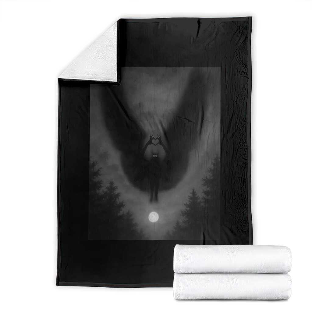 Mothman Throw Blanket Horror Poster Halloween Cryptid Lover - Wonder Print Shop