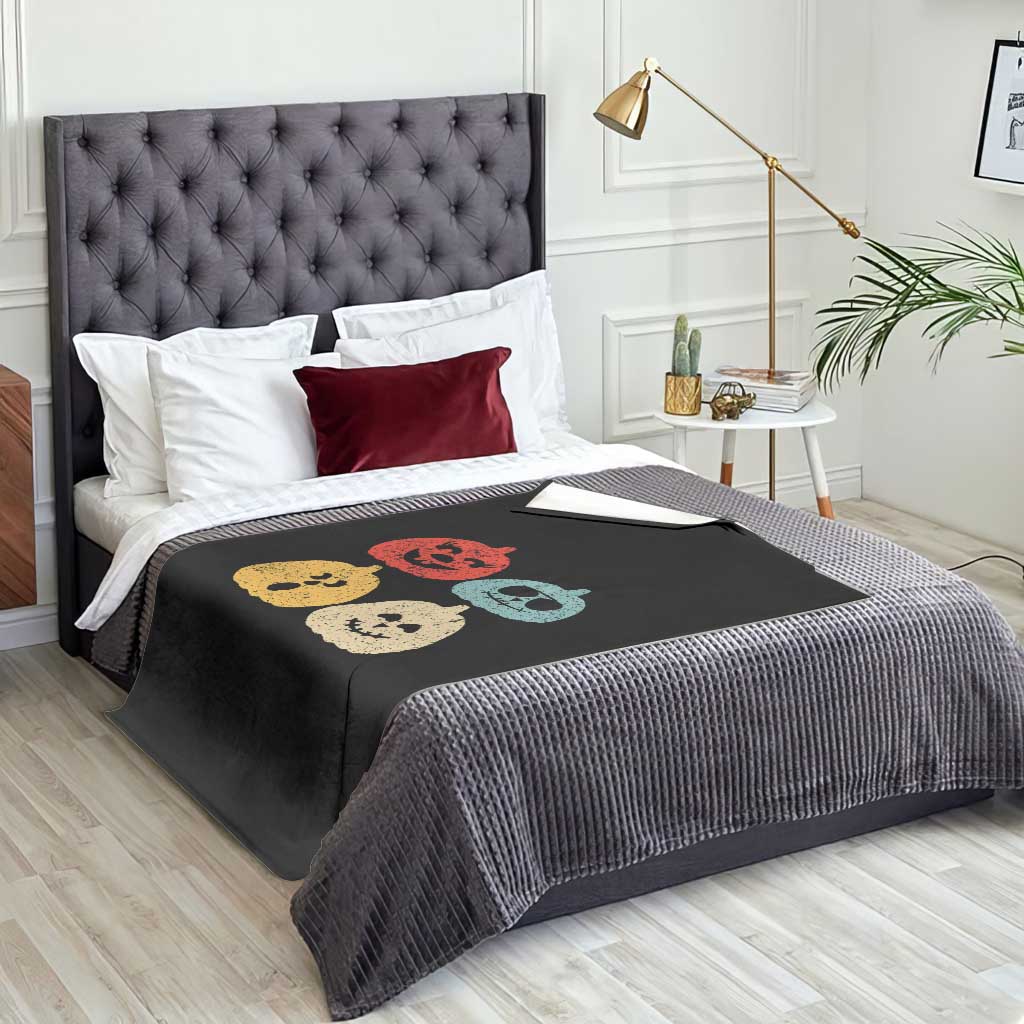 Retro Vintage Halloween Pumpkin Funny Gift Throw Blanket - Wonder Print Shop