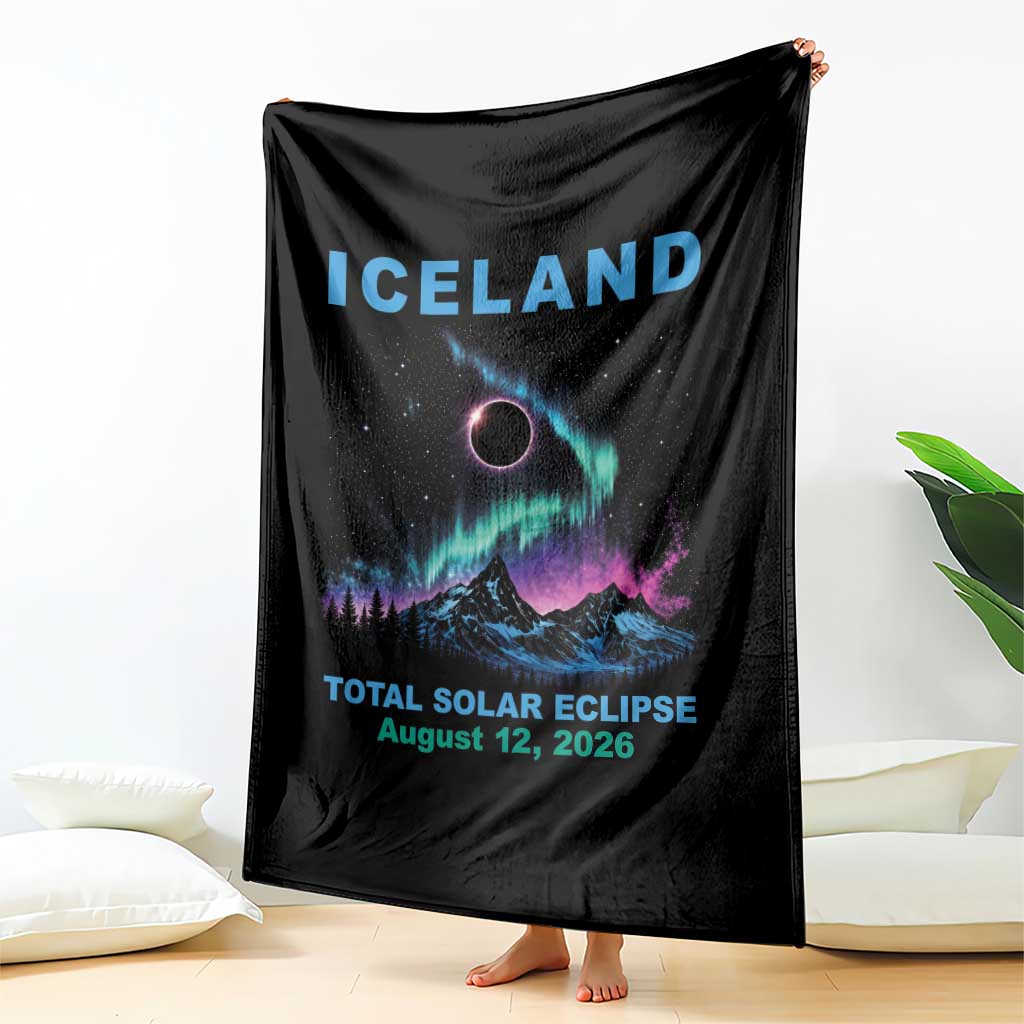 Iceland Total Solar Eclipse 2026 Throw Blanket August 12 Eclipse Totality Chaser Aurora Northern Lights